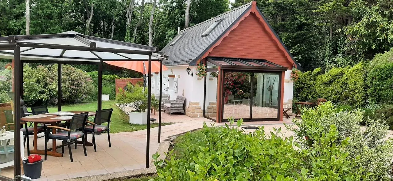 At The Gite Du Bois Damore In A Quiet Area 2,5Km From The City - From The Sea Plourivo 0*,