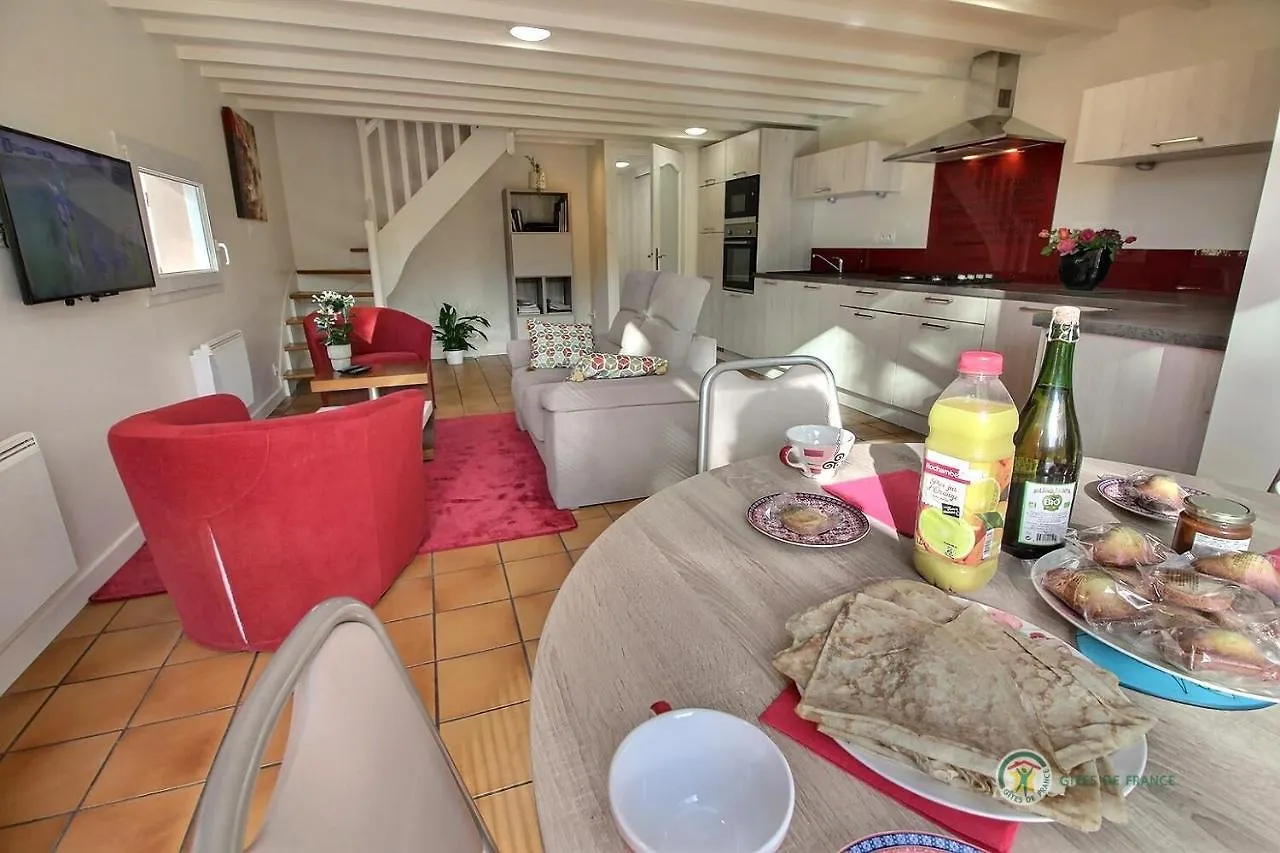 At The Gite Du Bois Damore In A Quiet Area 2,5Km From The City - From The Sea Plourivo 0*,