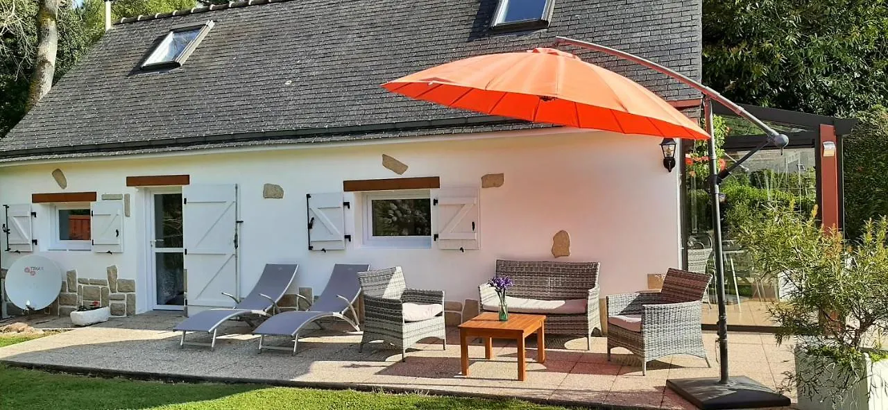 At The Gite Du Bois Damore In A Quiet Area 2,5Km From The City - From The Sea Plourivo